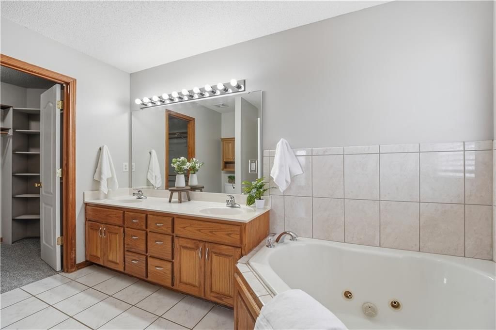 722 Saddle Peak Drive — photo 13