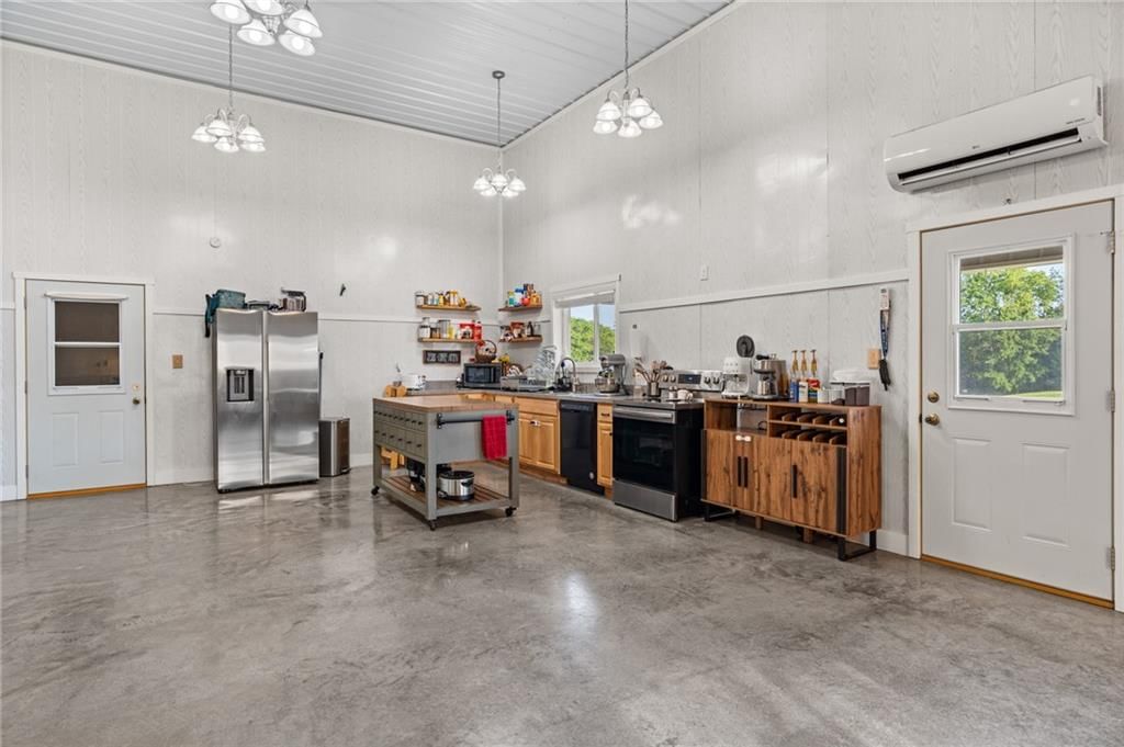 2952 NE Hedge Road — photo 9