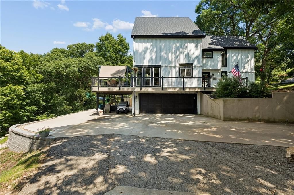 708 LAKE FOREST Drive — photo 4