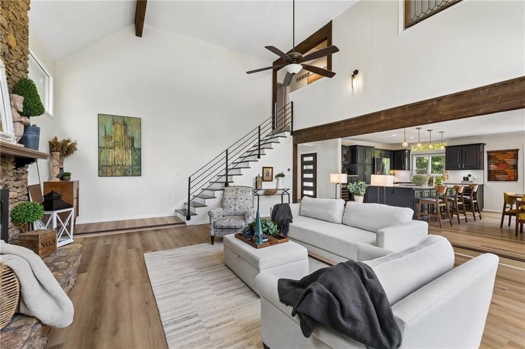 708 LAKE FOREST Drive — photo 10