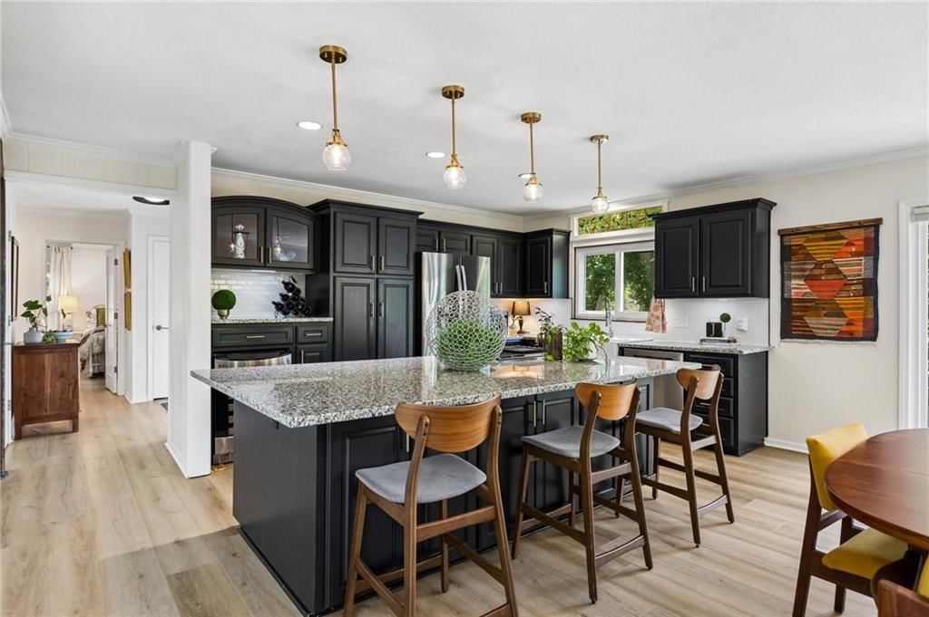 708 LAKE FOREST Drive — photo 13