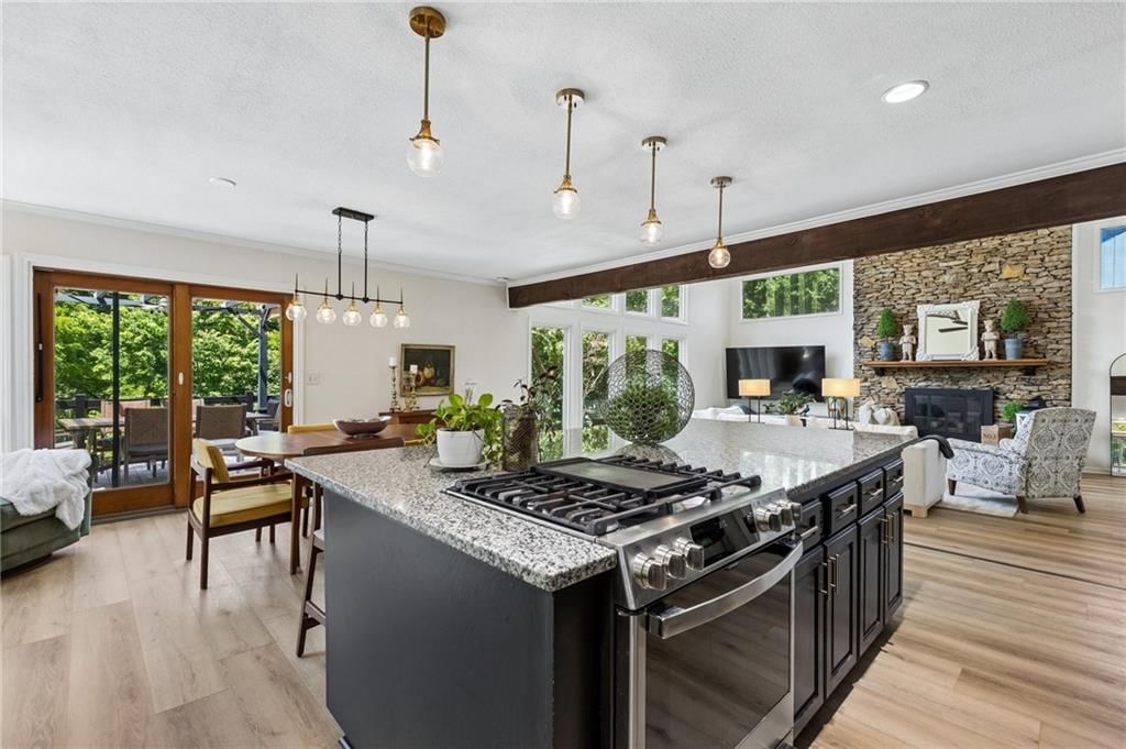 708 LAKE FOREST Drive — photo 15