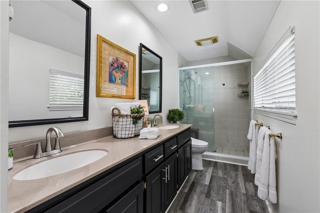 708 LAKE FOREST Drive — photo 19