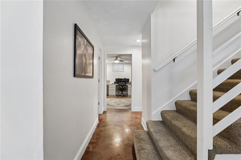 708 LAKE FOREST Drive — photo 26
