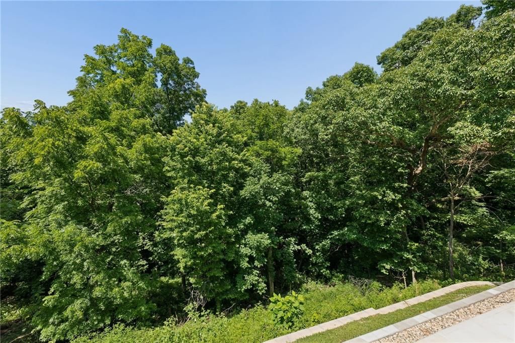 708 LAKE FOREST Drive — photo 37