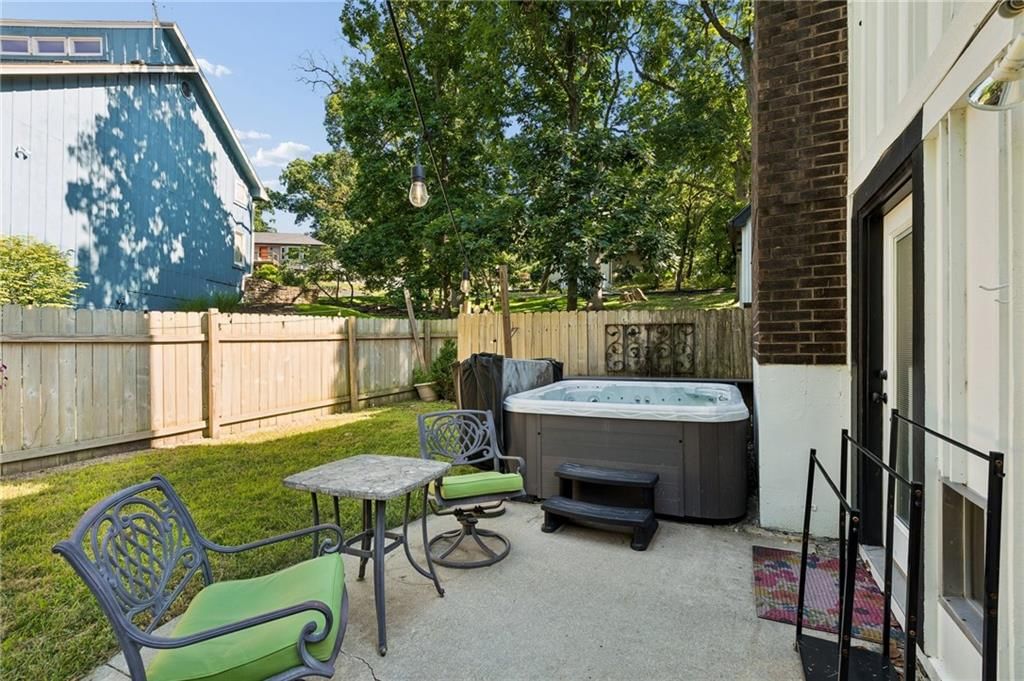 708 LAKE FOREST Drive — photo 41