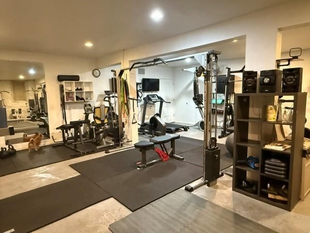 708 LAKE FOREST Drive — photo 46