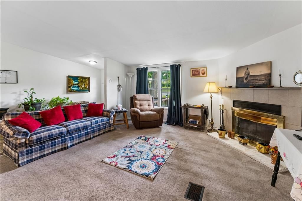 725 S Locust Street — photo 14