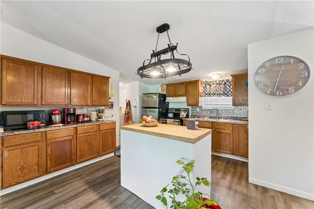 725 S Locust Street — photo 18