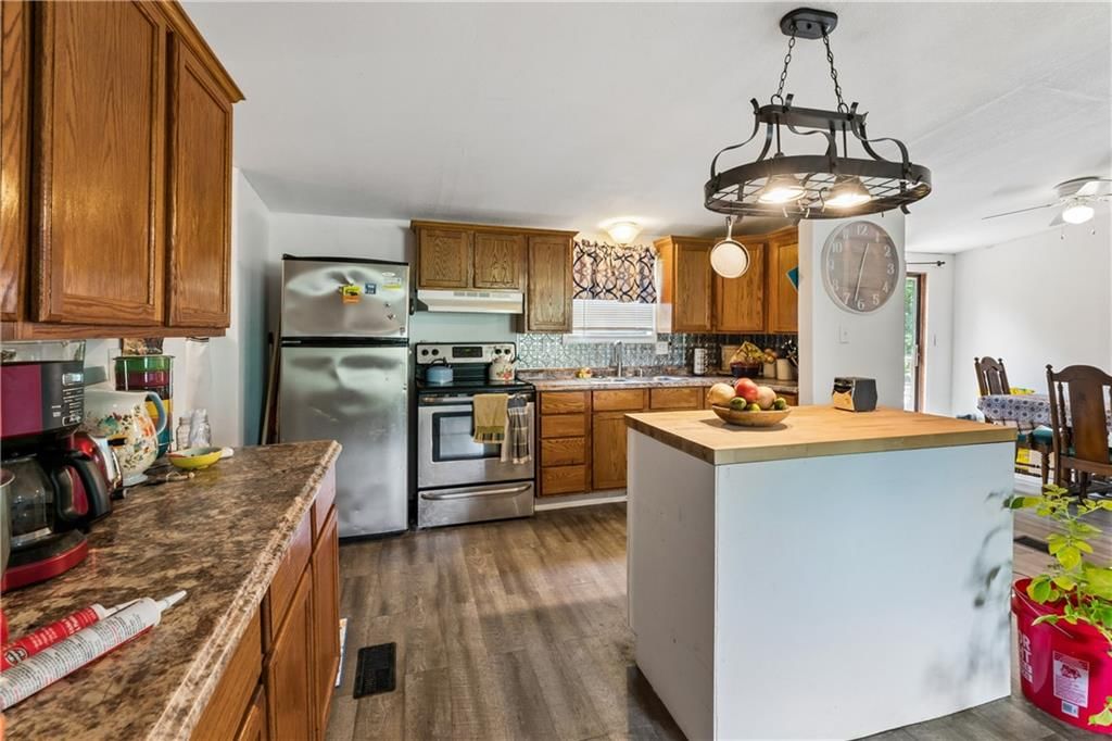 725 S Locust Street — photo 19