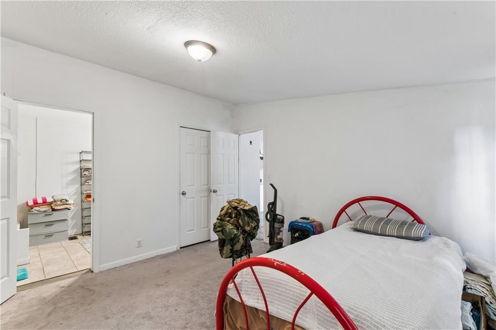 725 S Locust Street — photo 28