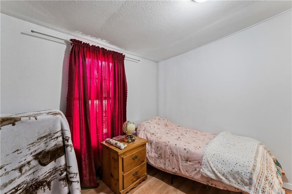 725 S Locust Street — photo 31