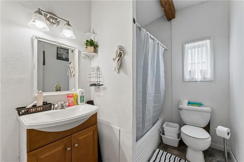 725 S Locust Street — photo 33