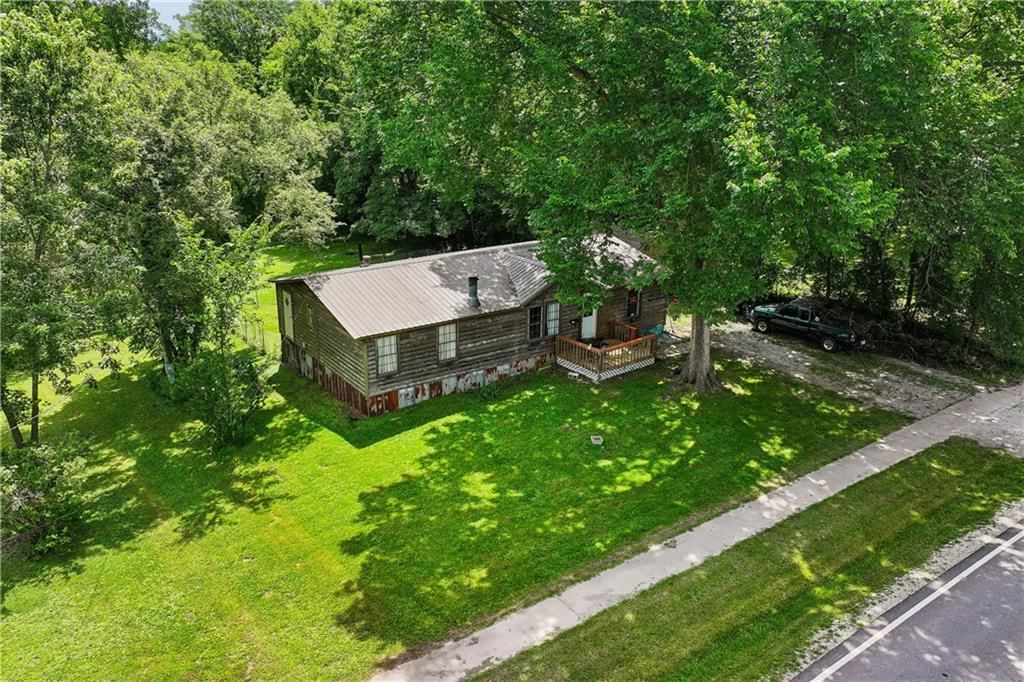 725 S Locust Street — photo 37