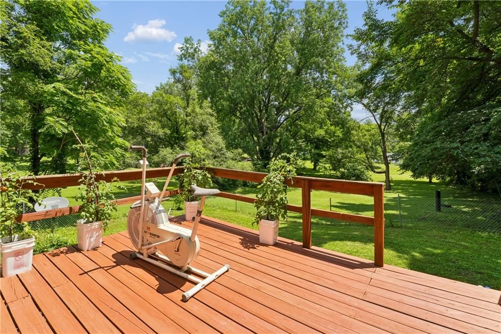 725 S Locust Street — photo 45
