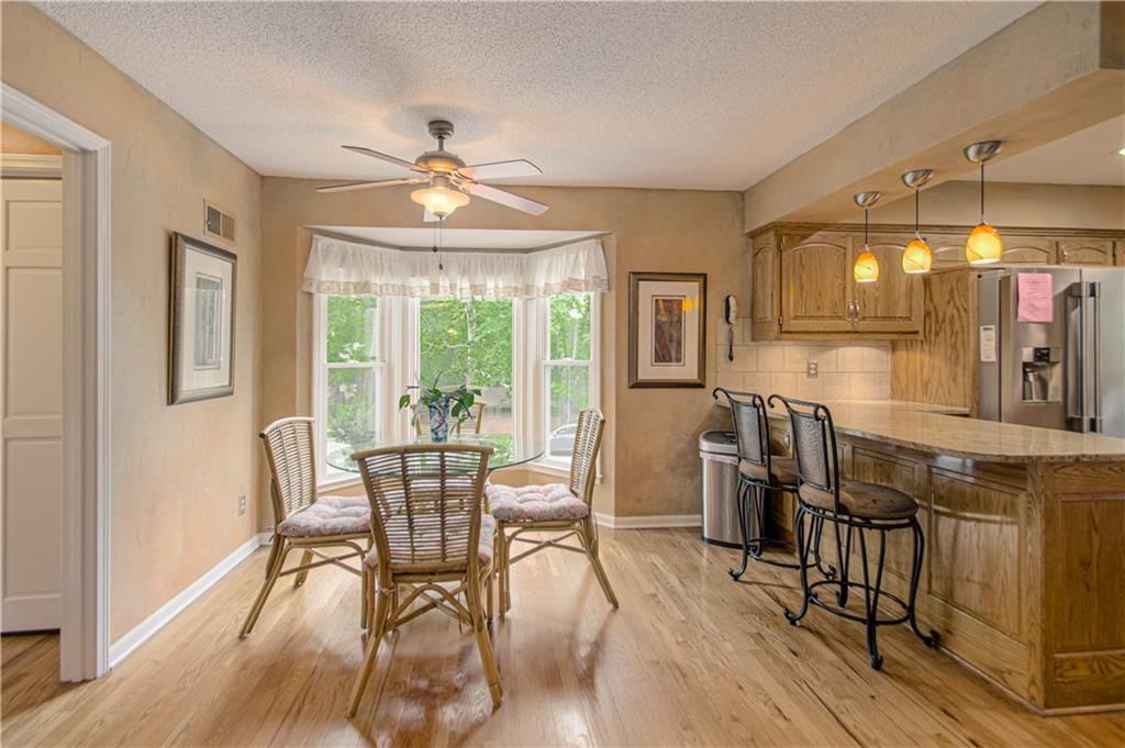 1144 Camelot Drive — photo 11