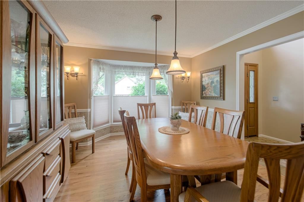 1144 Camelot Drive — photo 12