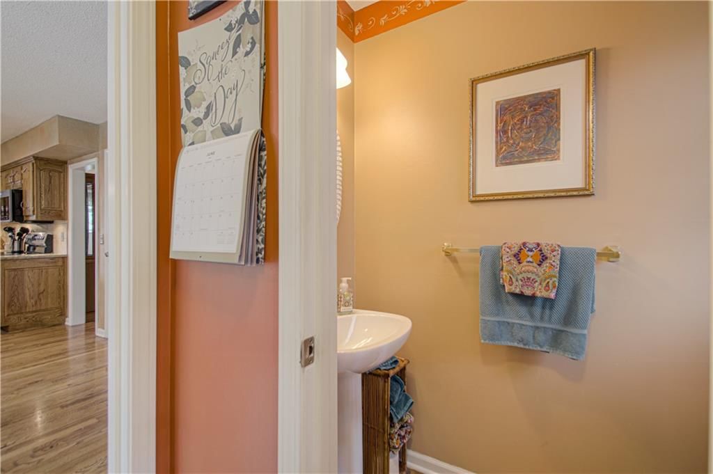 1144 Camelot Drive — photo 15