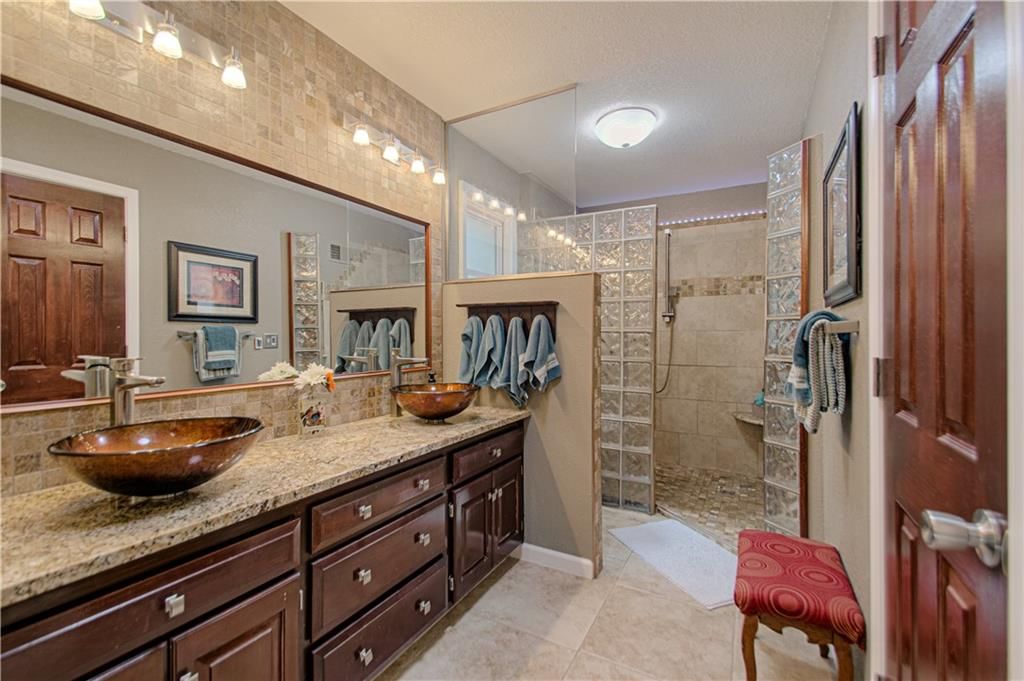 1144 Camelot Drive — photo 18
