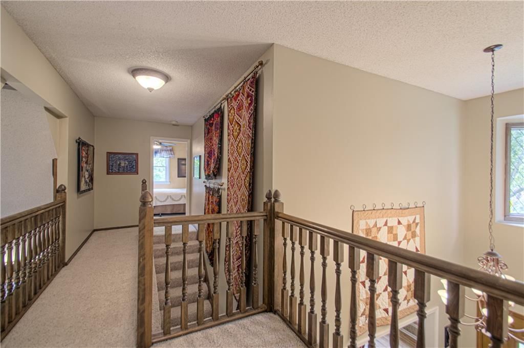 1144 Camelot Drive — photo 23