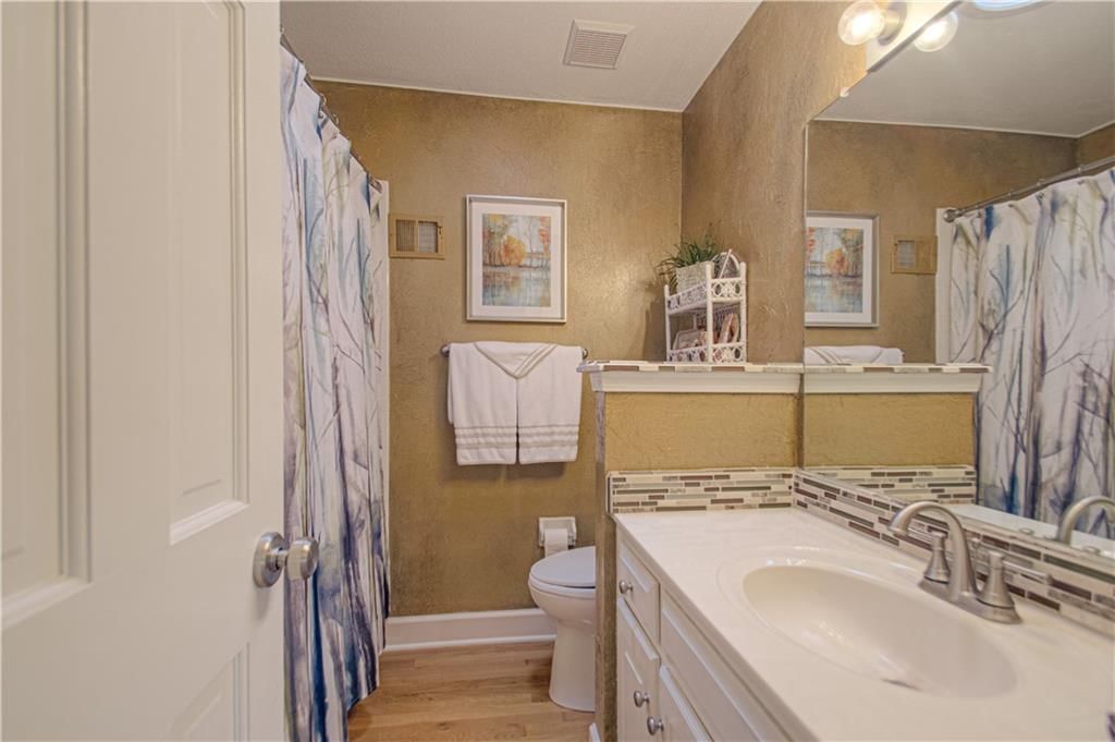 1144 Camelot Drive — photo 29