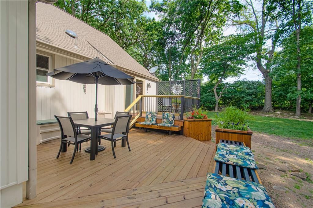 1144 Camelot Drive — photo 31