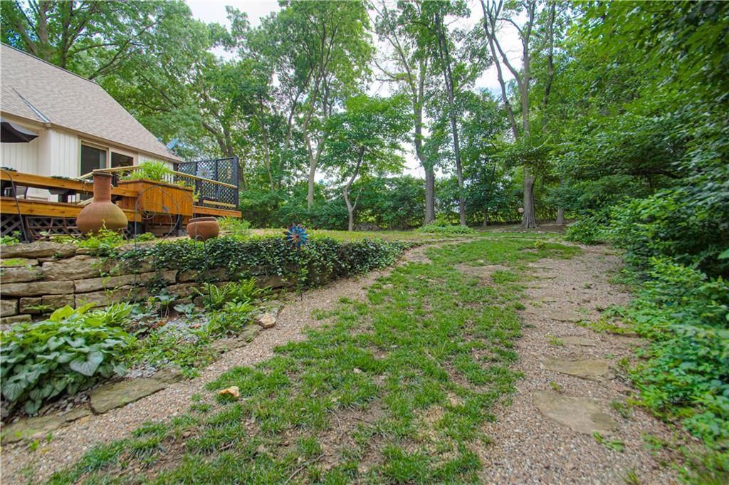 1144 Camelot Drive — photo 32