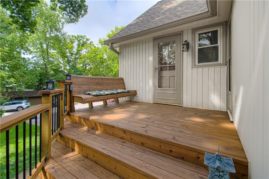 1144 Camelot Drive — photo 34