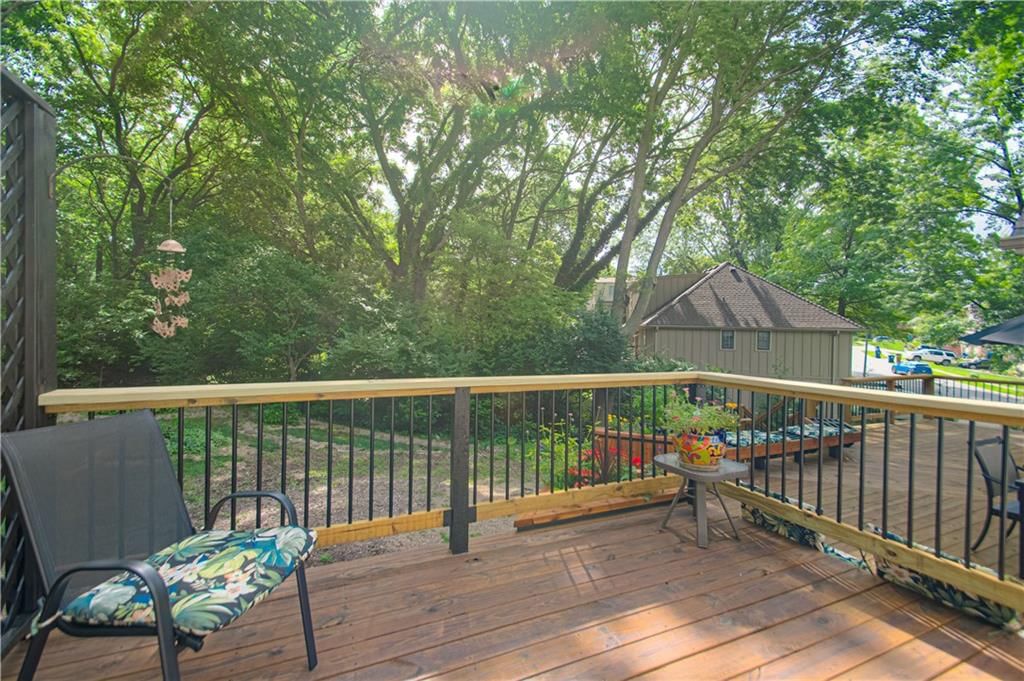1144 Camelot Drive — photo 35