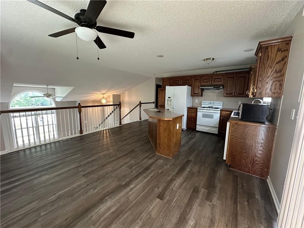17571 W 162nd Street — photo 10