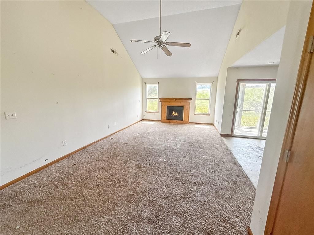 441 SW Laura Lane — photo 6