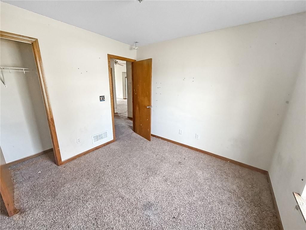 441 SW Laura Lane — photo 11