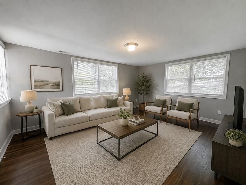 5825 Manchester Drive — photo 2