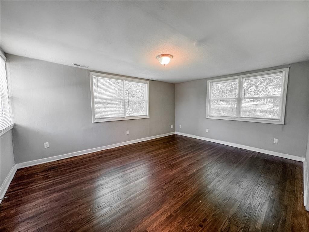5825 Manchester Drive — photo 3
