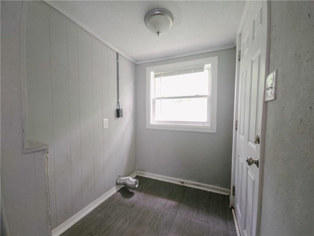 5825 Manchester Drive — photo 8