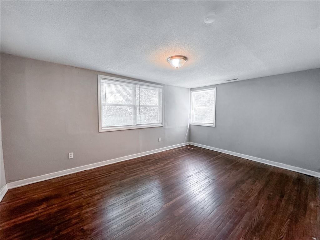 5825 Manchester Drive — photo 10