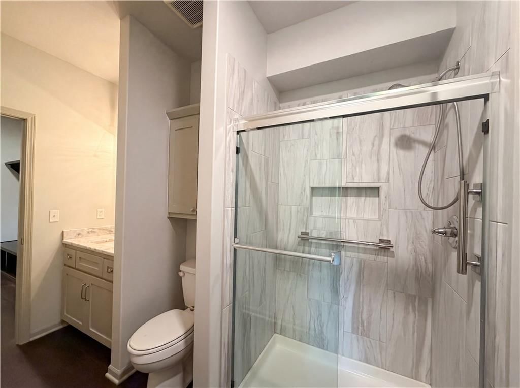 Photo 13 of 31 - 7540 N Amity Avenue, Kansas City, MO 64152