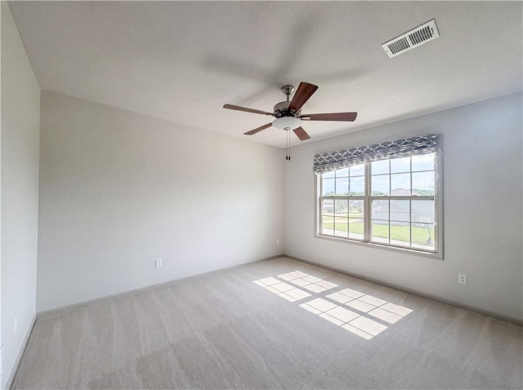 Photo 15 of 31 - 7540 N Amity Avenue, Kansas City, MO 64152