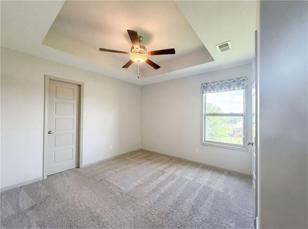 Photo 18 of 31 - 7540 N Amity Avenue, Kansas City, MO 64152