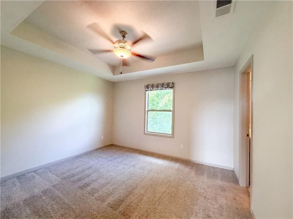 Photo 20 of 31 - 7540 N Amity Avenue, Kansas City, MO 64152