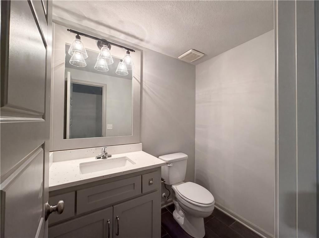 Photo 25 of 31 - 7540 N Amity Avenue, Kansas City, MO 64152