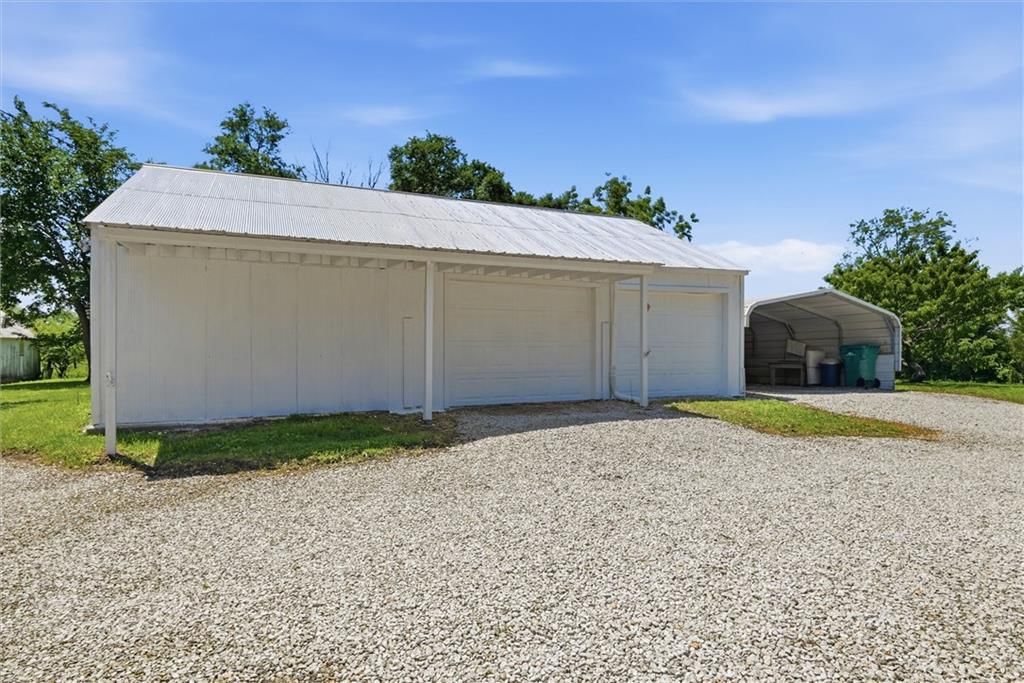 12472 Saline Road — photo 35