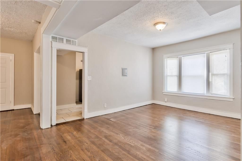 3209 St John Avenue — photo 6