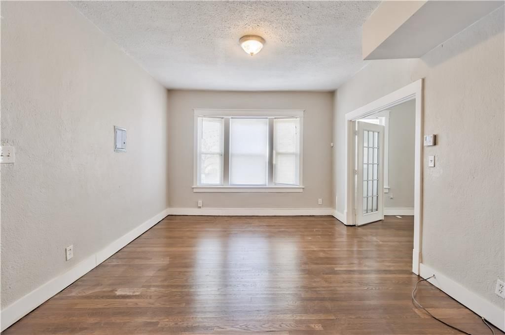3209 St John Avenue — photo 7
