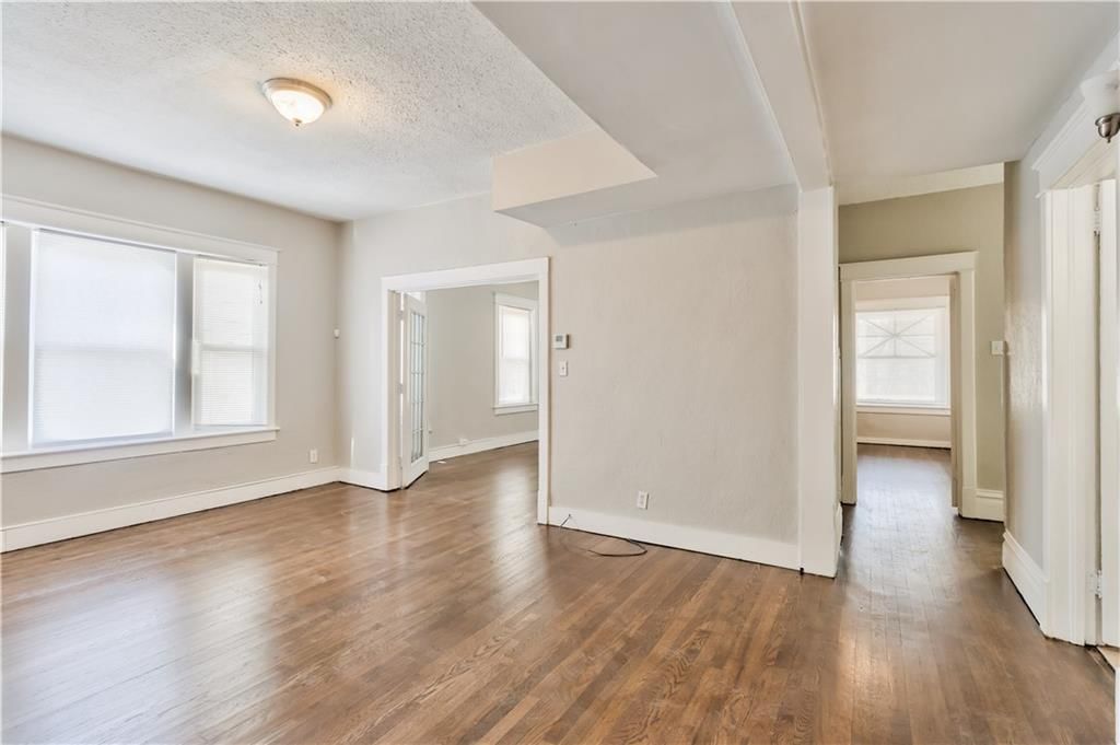 3209 St John Avenue — photo 8