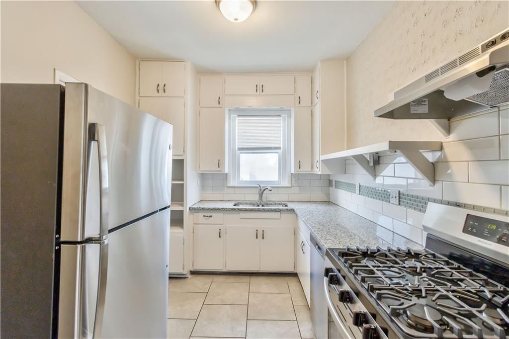 3209 St John Avenue — photo 10