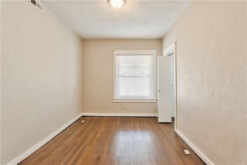 3209 St John Avenue — photo 14