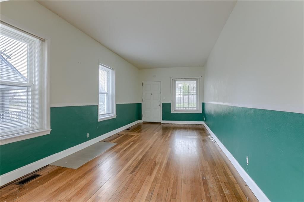 3209 St John Avenue — photo 21