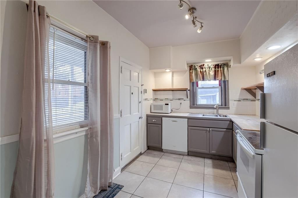 3209 St John Avenue — photo 24