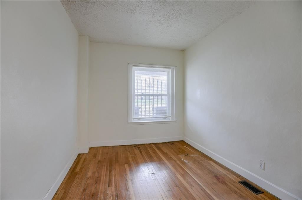 3209 St John Avenue — photo 27